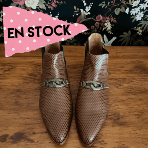 Botín Sara cuero escama tostado decapado