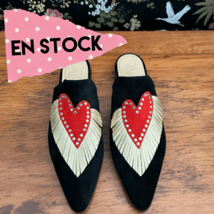 Puntilla Juana amadora en reno negro, rojo y dorado